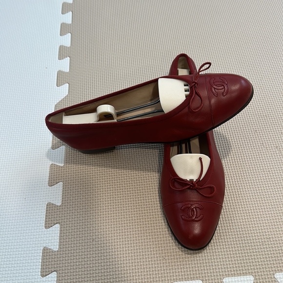 Vintage Leather Chanel Ballet Flats - like new condition - Picture 4 of 6